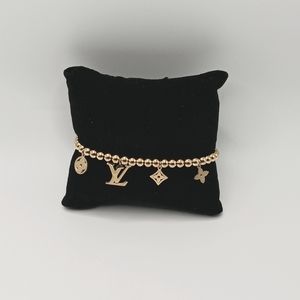 Classy and casual ball bracelet